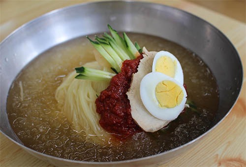 The Korean Foods That Surprise Foreigners the Most 7 Naengmyeon (Korean Cold Noodles)
