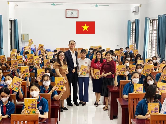 Korean Speakers Growing Exponentially Around the World 3 Conducted pilot Korean language training in elementary, middle and high schools in Quang Ninh province in northern Vietnam