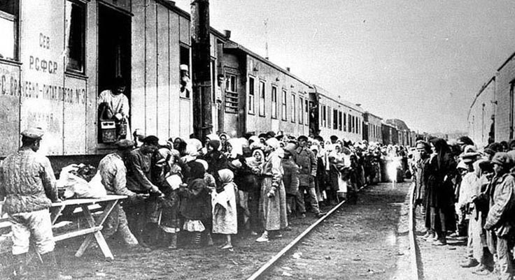 Why Were Koreans Forced to Central Asia? The saddest history in the world 4 Koreans awaiting train boarding at the time of the forced deportation