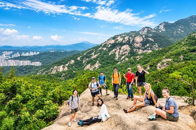 korea mountains sea ancient cultural heritage travel 03